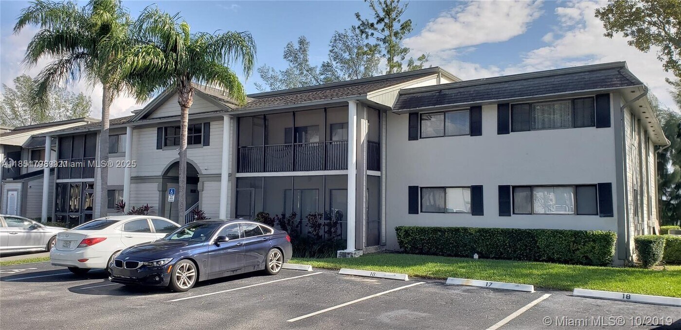 20761 NE 4th Pl in Miami, FL - Building Photo