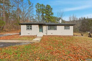 1409 Blevins Gap Rd SE in Huntsville, AL - Building Photo