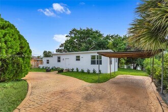13415 NW 22nd Ave in Miami, FL - Foto de edificio - Building Photo