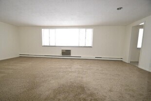 1077 East Ave in Rochester, NY - Building Photo