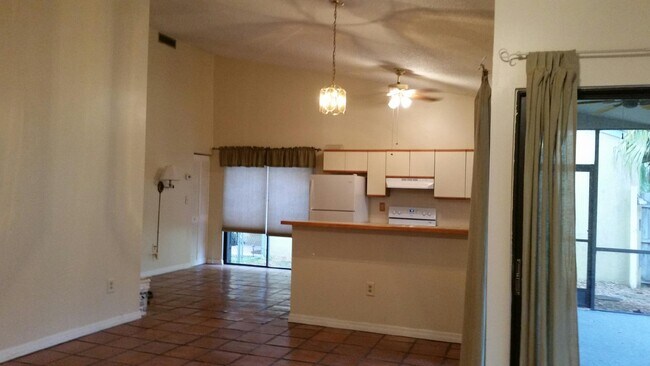 21738 SW 99th Ct in Cutler Bay, FL - Foto de edificio - Building Photo