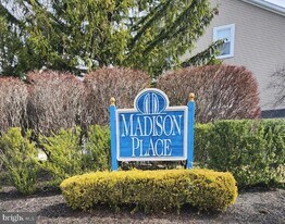4003A Saxony Dr in Mount Laurel, NJ - Building Photo