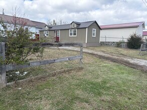 2410 N Hwy 25 W, Unit T in Williamsburg, KY - Foto de edificio - Building Photo