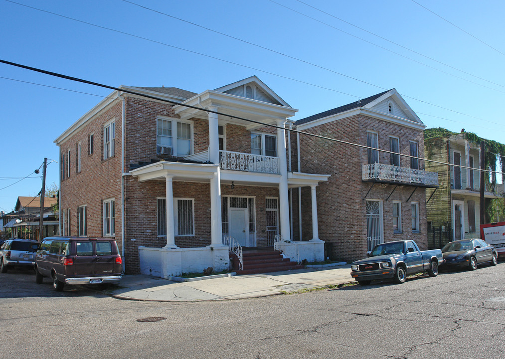 839 Jackson Ave in New Orleans, LA - Foto de edificio