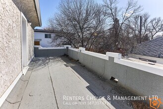 Pet Friendly Top Floor Apartment Near Down in Lethbridge, AB - Building Photo - Building Photo