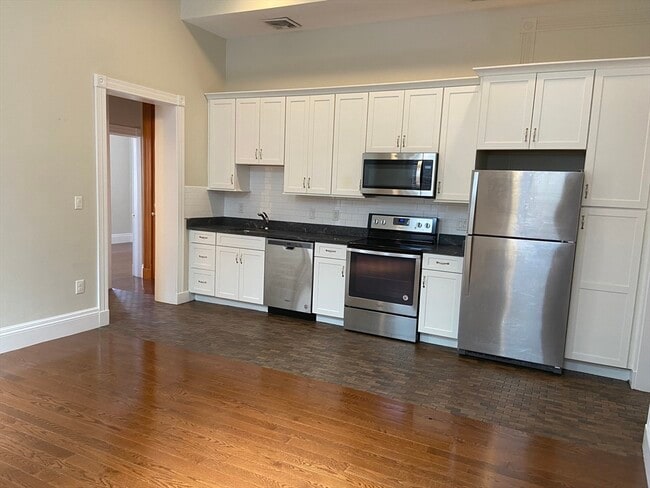 property at 9 Mt Vernon St