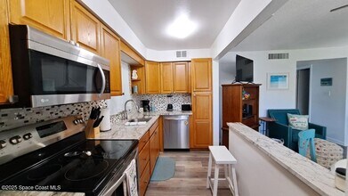 5600 N Banana River Blvd in Cocoa Beach, FL - Foto de edificio - Building Photo