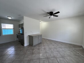 161 SE 5th Ave in Delray Beach, FL - Building Photo - Building Photo