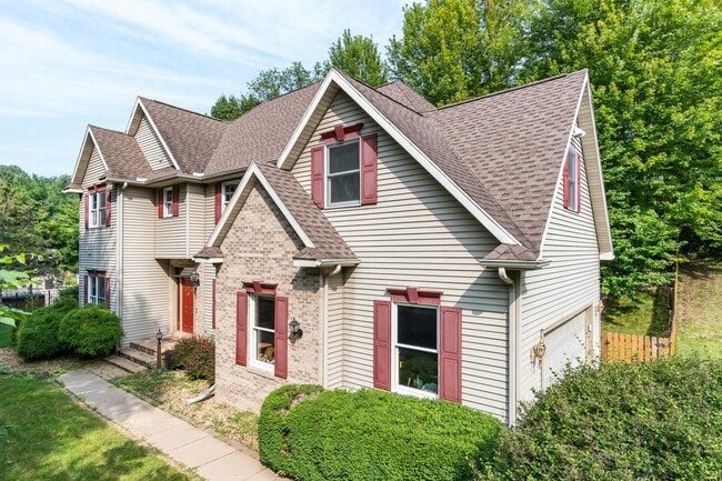 property at 509 Green Coulee Rd