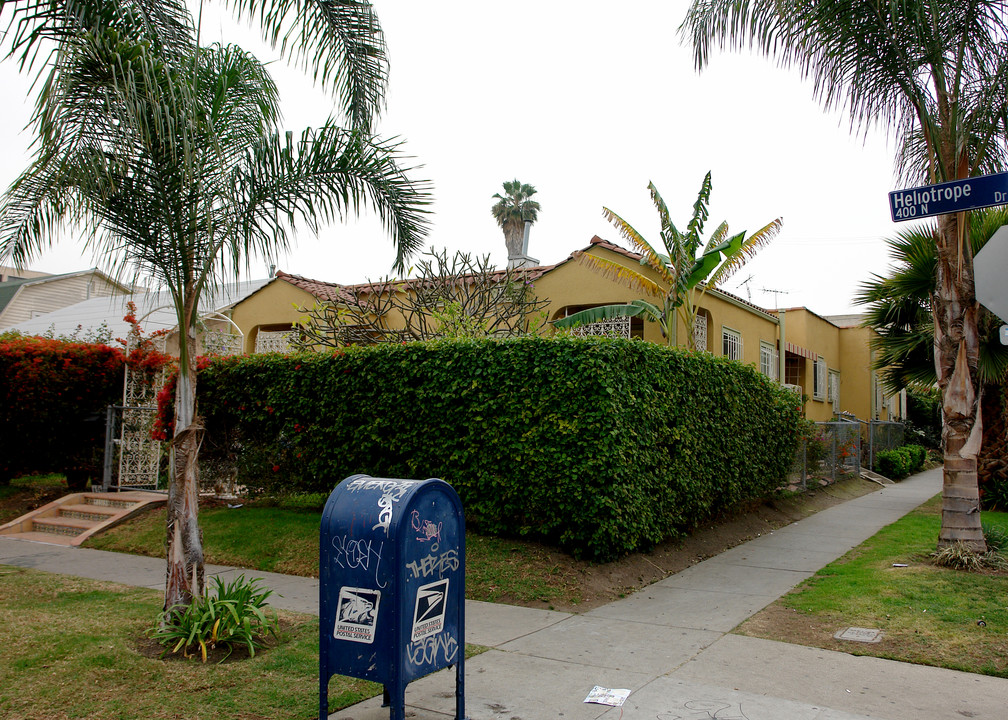 439 N Heliotrope Dr in Los Angeles, CA - Building Photo