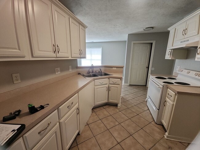 619 Gettysburg Dr in Jackson, TN - Foto de edificio - Building Photo