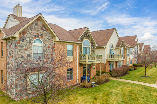 Brookwood Farms Apartments in South Lyon, MI - Foto de edificio - Building Photo