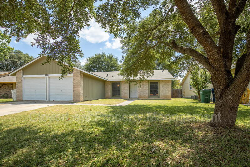 5886 Cliff Path in San Antonio, TX - Building Photo