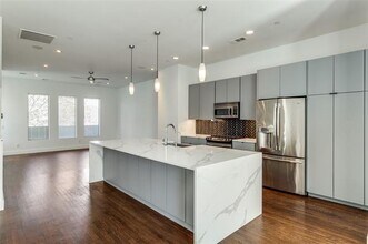 1600 N Haskell Ave. in Dallas, TX - Building Photo - Building Photo