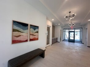 Alta Apartments in Pewaukee, WI - Foto de edificio - Building Photo