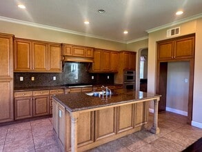 3448 Trego Ct in Simi Valley, CA - Foto de edificio - Building Photo