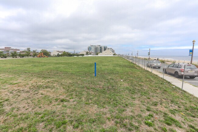 The Atlantic Club in Long Branch, NJ - Foto de edificio - Building Photo