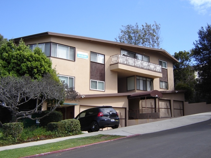 Gracia Apartments in Redondo Beach, CA - Foto de edificio