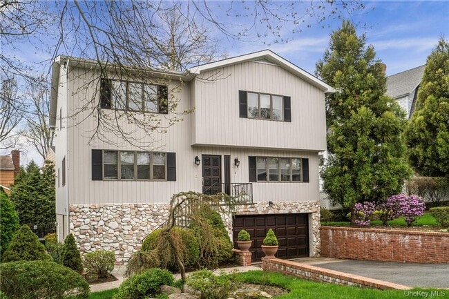property at 2 Beaver Landing