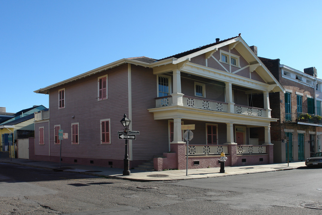 941 Dumaine St in New Orleans, LA - Foto de edificio