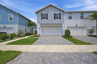 16411 Powerscourt Dr in Westlake, FL - Building Photo