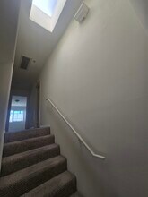 335 E Providencia Ave, Unit 101 in Burbank, CA - Foto de edificio - Building Photo