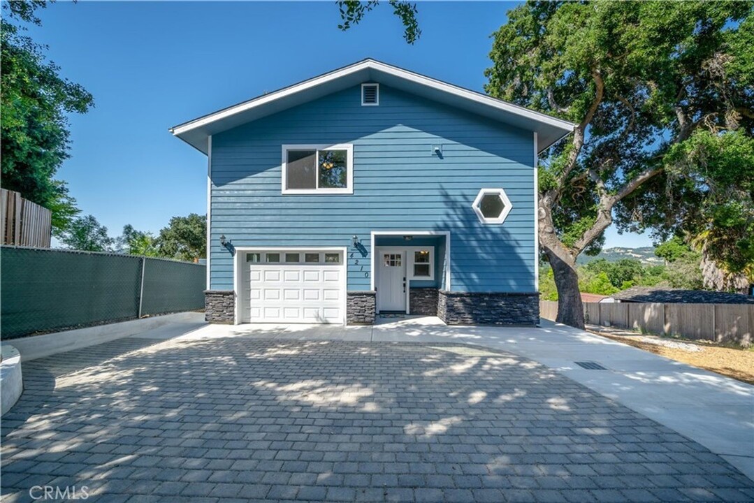 4200-4210 Tranquilla Ave in Atascadero, CA - Building Photo