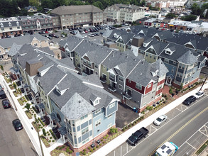 Station Square at Fanwood Townhomes in Fanwood, NJ - Building Photo - Building Photo