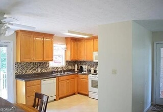 451 Stark St in Commerce, GA - Building Photo - Building Photo