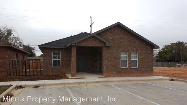 3711 22nd Pl in Lubbock, TX - Building Photo - Building Photo