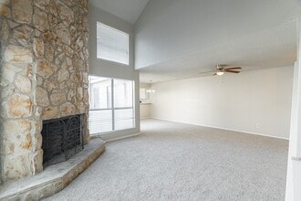 5731 Easthampton Dr in Houston, TX - Building Photo - Building Photo