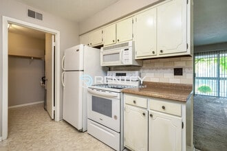 2260 Sunderland Rd in Winston-Salem, NC - Building Photo - Building Photo