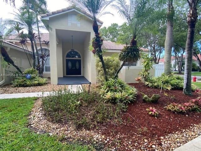 1953 S Landing Way in Weston, FL - Building Photo