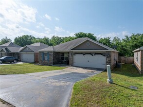 2409 Crestview Ln in Barling, AR - Building Photo - Building Photo