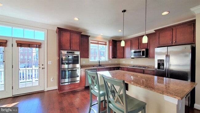 10607 School St in Fairfax, VA - Building Photo - Building Photo