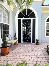 5477 Freeport Ln in Naples, FL - Building Photo - Building Photo