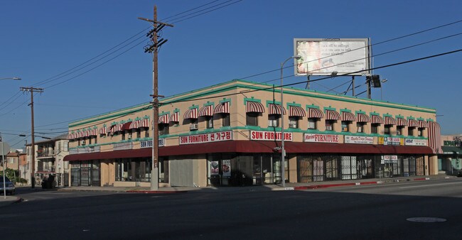 601-609 N Western Ave in Los Angeles, CA - Building Photo - Building Photo