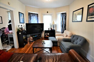 67 Washburn Ave in Cambridge, MA - Building Photo