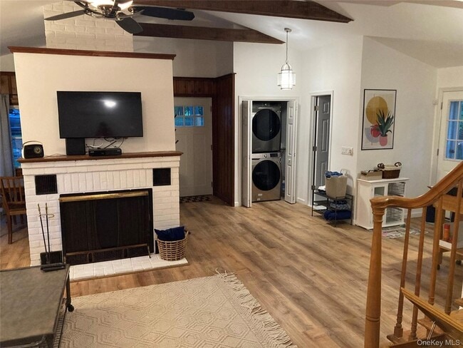 20 Gabriel Mills Rd in Wading River, NY - Foto de edificio - Building Photo