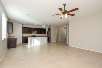 12051 W Tether Trl in Peoria, AZ - Building Photo - Building Photo