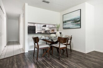 Greenwich Green in Gainesville, FL - Building Photo - Building Photo