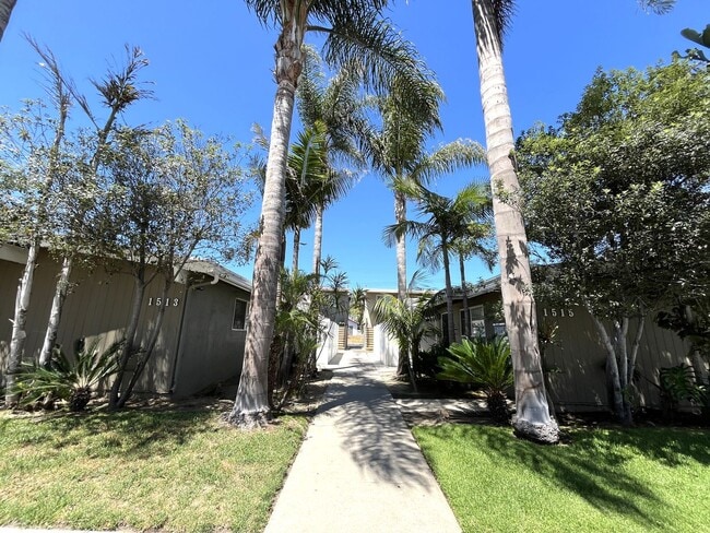 1515 Alabama St in Huntington Beach, CA - Building Photo - Building Photo