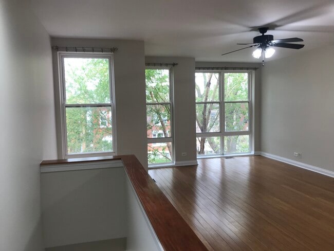 3414 W Le Moyne St, Unit 3 in Chicago, IL - Foto de edificio - Building Photo