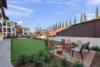 Siesta Senior Apartments in Sonoma, CA - Foto de edificio - Building Photo