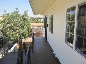 1083 E 7th St in Long Beach, CA - Building Photo - Building Photo