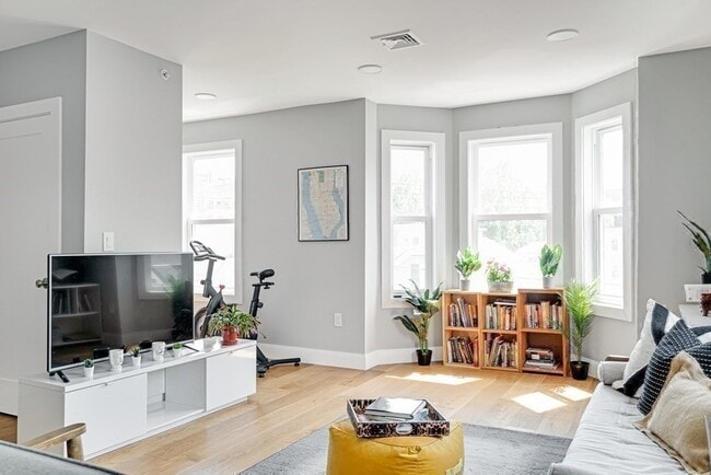 property at 19 Plymouth St