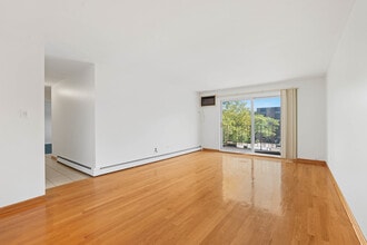 8970 N Parkside Ave in Des Plaines, IL - Building Photo - Building Photo