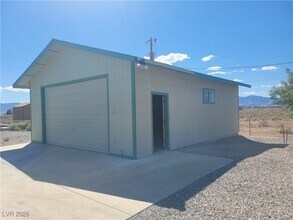 1060 S Bunch St in Pahrump, NV - Building Photo - Building Photo
