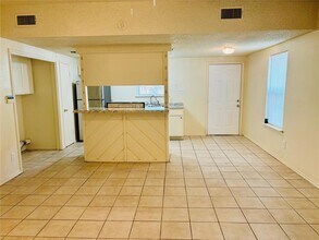 1206 Tartan Ln in Austin, TX - Building Photo - Building Photo