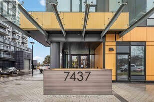 7439 Kingston Rd in Toronto, ON - Building Photo